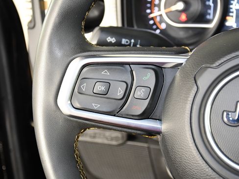 Used 2025 Jeep Wrangler Unlimited Sahara AWD/4WD image 14