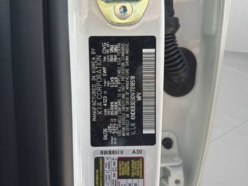 Used 2027 Kia Seltos LX FWD image 33