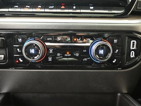 Used 2022 Chevrolet Silverado 1500 High Country w/ High Country Premium Package image 30