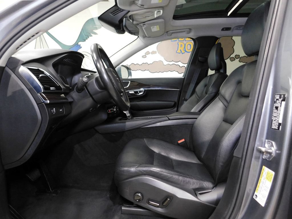 Used 2017 Volvo XC90 T6 Momentum w/ Vision Package AWD/4WD image 23