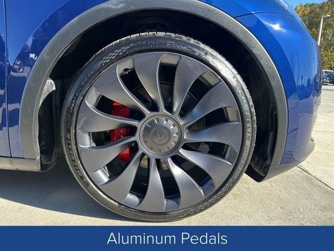 Used 2024 Tesla Model Y Performance image 10