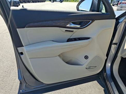Used 2022 Buick Envision Avenir w/ Technology Package II FWD image 12