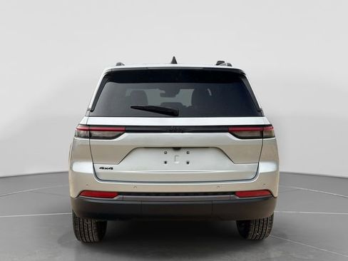 New 2026 Jeep Grand Cherokee Altitude AWD/4WD image 5