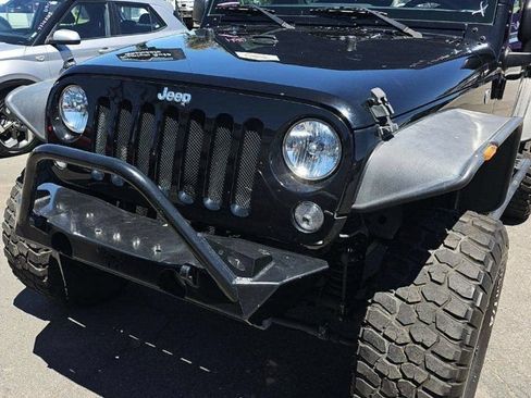 Used 2016 Jeep Wrangler Unlimited Sport w/ Connectivity Group AWD/4WD image 3