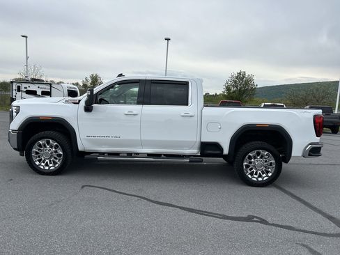 Used 2025 GMC Sierra 2500 SLE w/ SLE Convenience Package AWD/4WD image 4