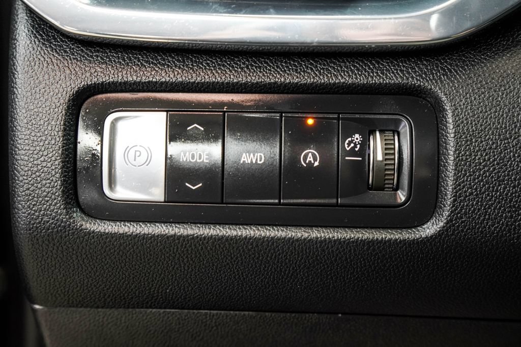 Used 2024 GMC Acadia Denali w/ LPO, Floor Liner Package AWD/4WD image 44