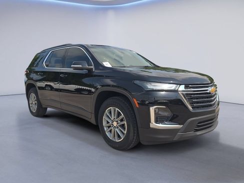 Used 2023 Chevrolet Traverse LT FWD image 9