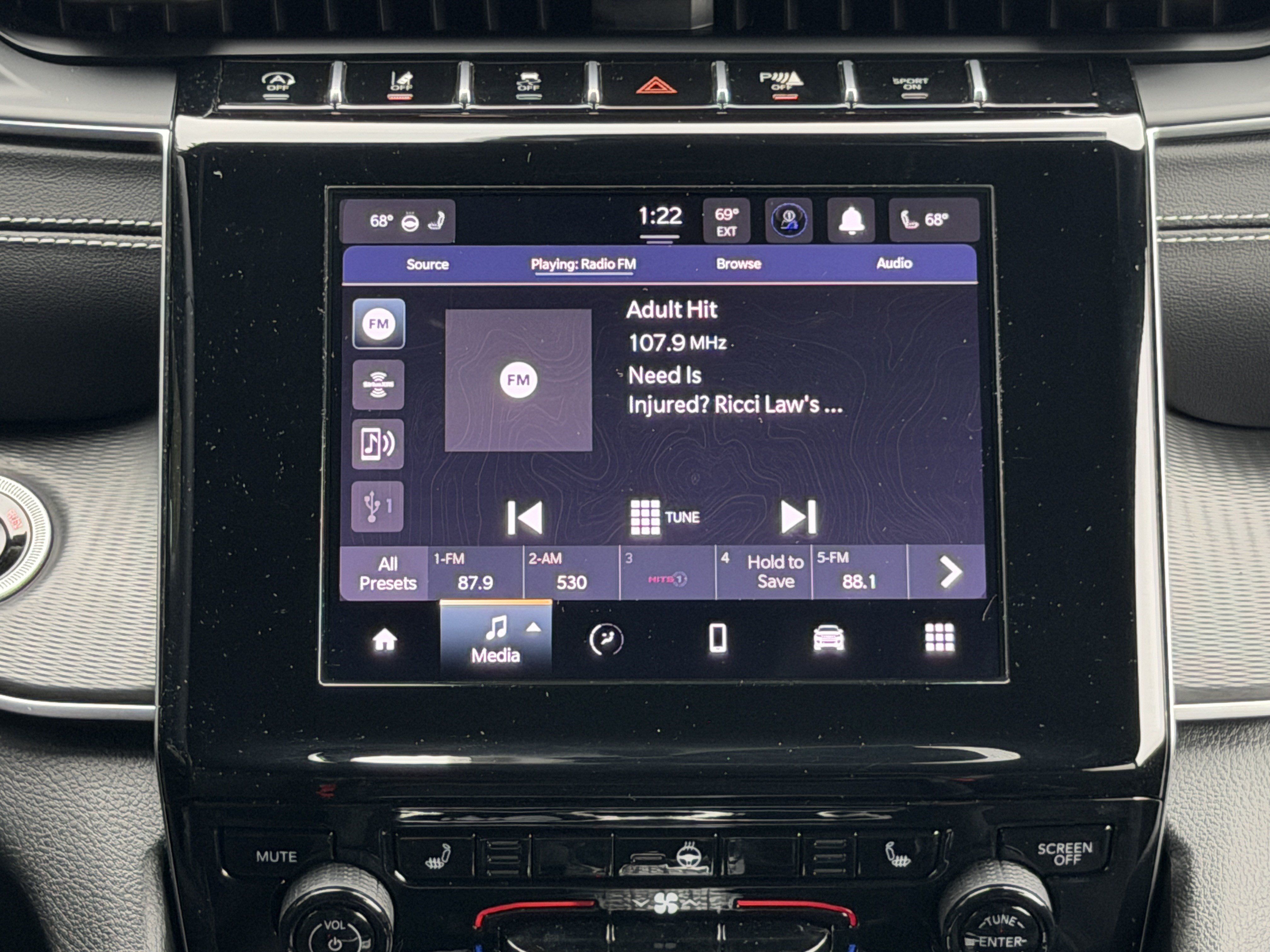 Used 2024 Jeep Grand Cherokee Altitude RWD image 26