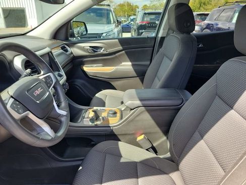 Used 2023 GMC Acadia SLE w/ Elevation Edition image 11