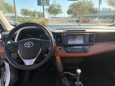 Used 2016 Toyota RAV4 Limited image 17