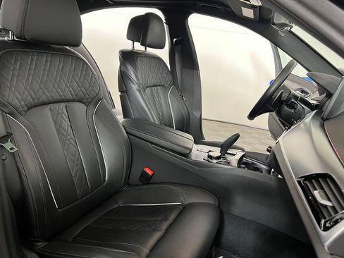 Used 2023 BMW M550i xDrive w/ Executive Package AWD/4WD image 12