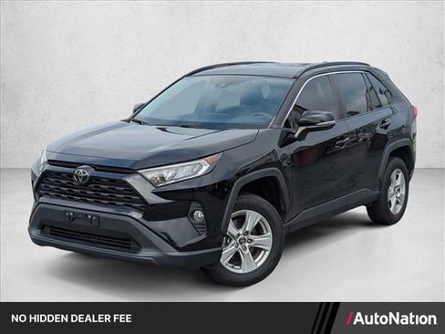 Used 2021 Toyota RAV4 XLE FWD image 1