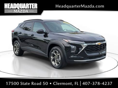 Used 2025 Chevrolet Trax LT w/ Driver Confidence Package FWD image 1