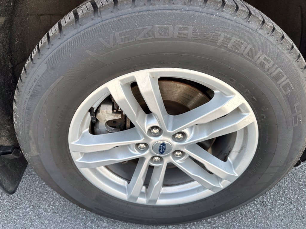 Used 2023 Ford Explorer XLT AWD/4WD image 10