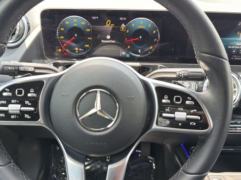 Used 2023 Mercedes-Benz GLA 250 w/ Premium Package image 18