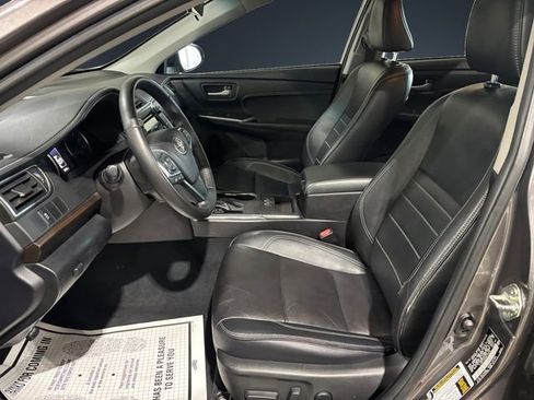 Used 2016 Toyota Camry XLE image 9