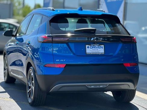 Used 2022 Chevrolet Bolt EUV Premier w/ Sun & Sound Package image 3