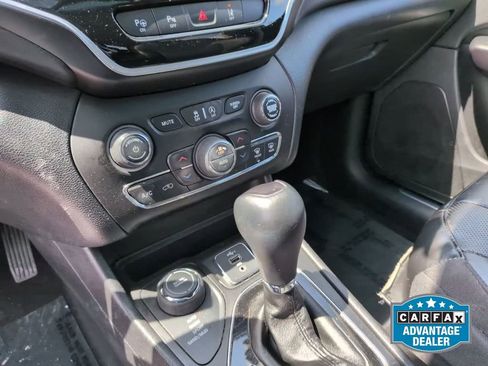 Used 2020 Jeep Cherokee Limited w/ Technology Group AWD/4WD image 23