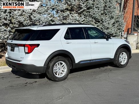 Used 2025 Ford Explorer Active image 8