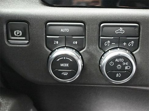 Used 2024 GMC Sierra 1500 Elevation image 15