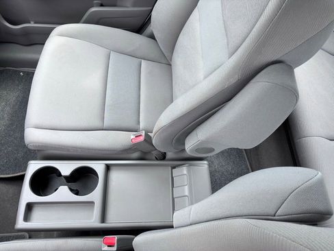 Used 2010 Honda CR-V LX image 31