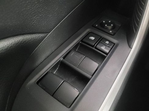 Used 2021 Toyota RAV4 LE AWD/4WD image 27