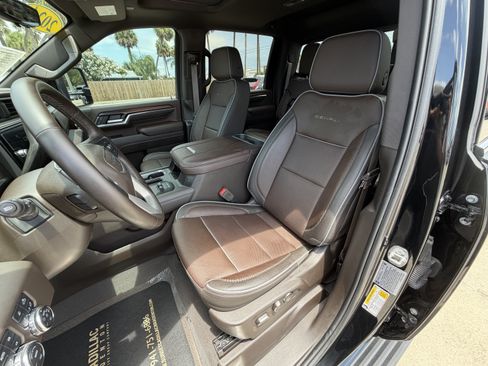 Used 2024 GMC Sierra 3500 Denali AWD/4WD image 12