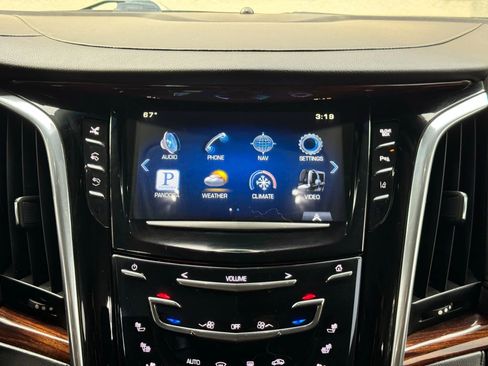 Used 2015 Cadillac Escalade Premium AWD/4WD image 38