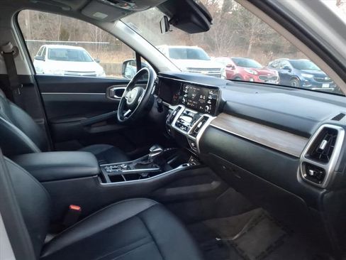 Used 2021 Kia Sorento EX w/ Panoramic Sunroof Package AWD/4WD image 17