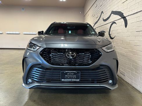 Used 2021 Toyota Highlander XSE image 9