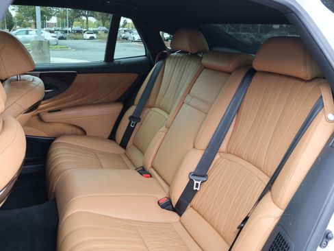 Used 2021 Lexus LS 500h image 35