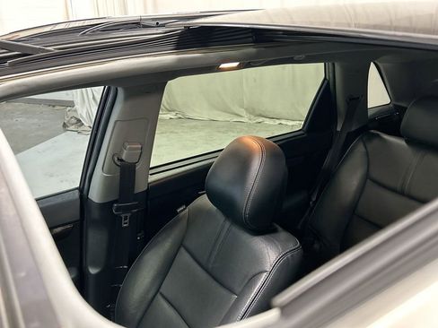 Used 2014 Kia Sorento SX w/ 3rd Row Package image 23