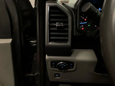 Used 2020 Ford F150 XLT image 28