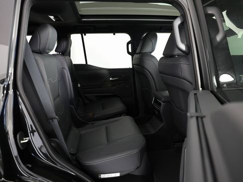 Used 2025 Lexus GX 550 w/ Accessory Package (Z1) image 11