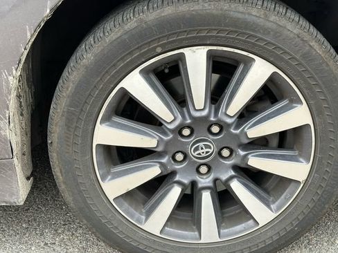 Certified 2019 Toyota Sienna XLE w/ XLE Navigation Package AWD/4WD image 15