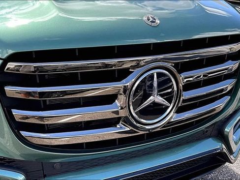 Certified 2025 Mercedes-Benz GLS 580 4MATIC image 34