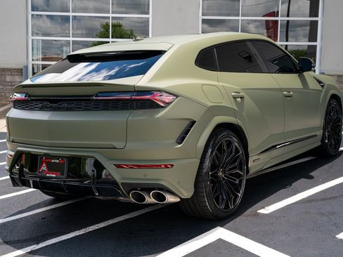 Used 2025 Lamborghini Urus SE AWD/4WD image 14