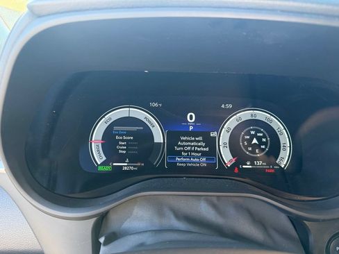 Used 2025 Toyota Sienna Platinum AWD/4WD image 13