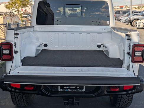 Used 2021 Jeep Gladiator Rubicon image 13