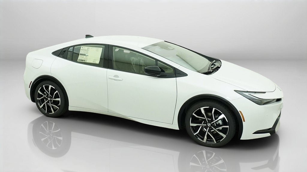 New 2027 Toyota Prius Plug-In Hybrid FWD image 12