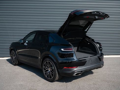 Certified 2024 Porsche Cayenne Coupe image 34