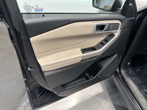 Used 2021 Ford Explorer XLT w/ Equipment Group 202A image 13