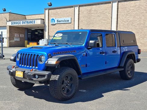 Used 2022 Jeep Gladiator Mojave w/ Dual Top Group AWD/4WD image 3