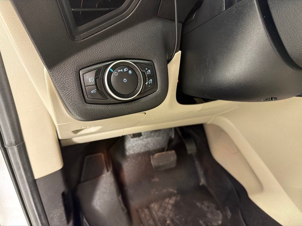 Used 2017 Ford Escape SE FWD image 14