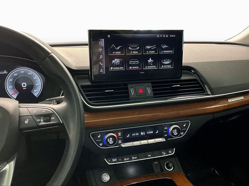 Used 2023 Audi Q5 2.0T Premium Plus w/ Premium Plus Package AWD/4WD image 12