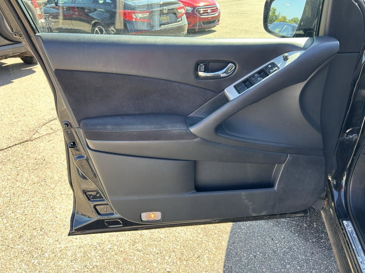 Used 2011 Nissan Murano S AWD/4WD image 14