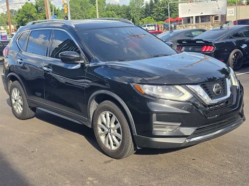 Used 2020 Nissan Rogue SV AWD/4WD image 3
