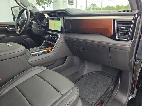 New 2025 GMC Sierra 2500 Denali w/ Denali Reserve Package image 10