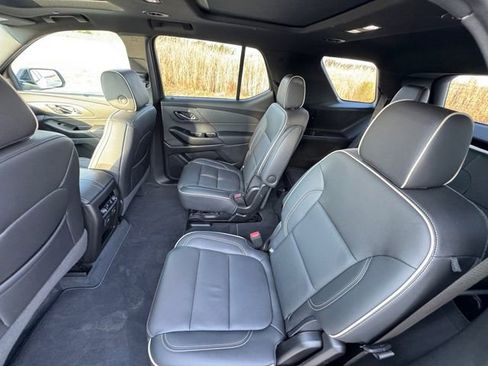 Used 2022 Chevrolet Traverse Premier w/ Redline Edition image 28