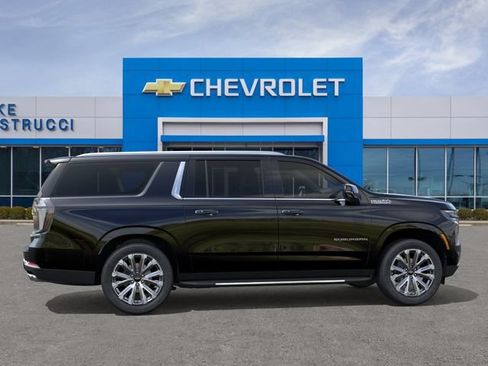 New 2026 Chevrolet Suburban High Country AWD/4WD image 5